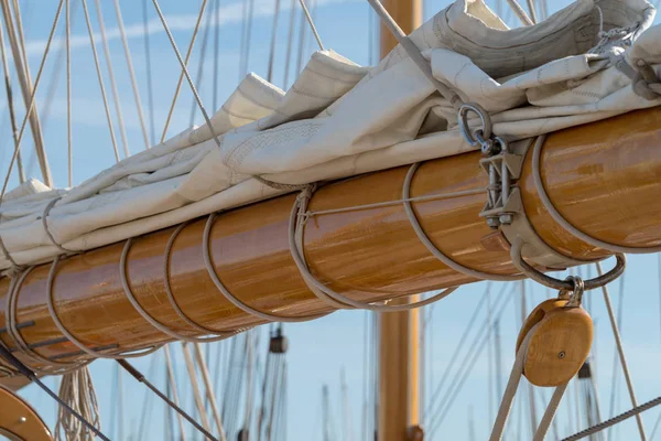 Italië Details Van Een Zeilboot Oude Stijl Afgemeerd Haven — Stockfoto