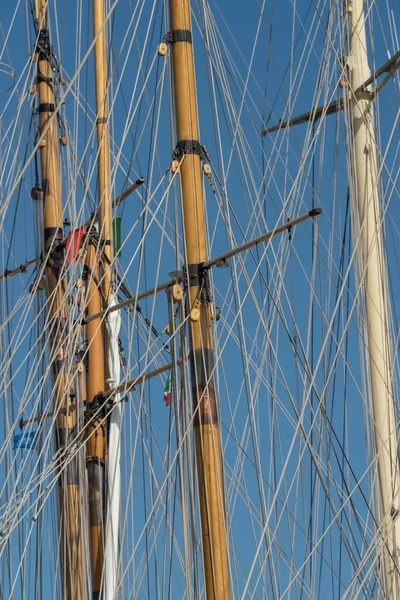 Italië Details Van Een Zeilboot Oude Stijl Afgemeerd Haven — Stockfoto