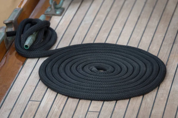 Eski yelkenli gemi ipe