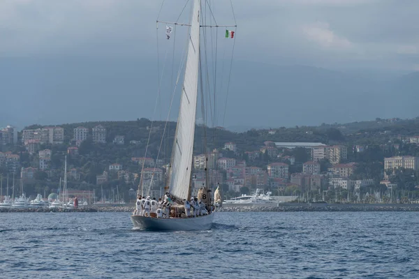 Imperia Talya Eylül 2018 Mürettebat Gemiye Yelkenli Yarış Paneray Klasik — Stok fotoğraf