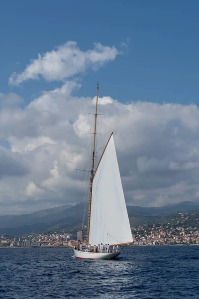 Segelboot Auf See — Stockfoto