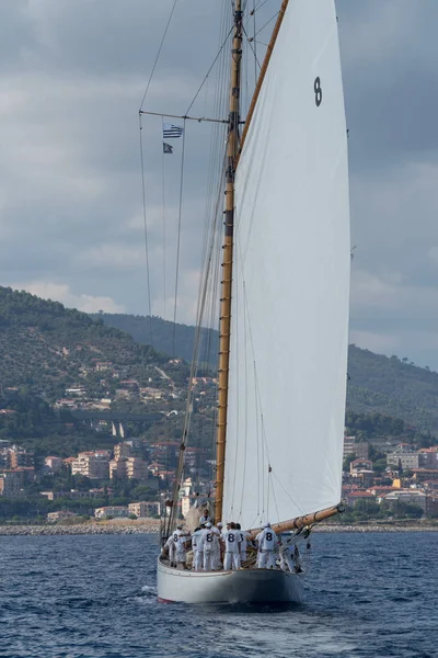 Imperia Włochy Września 2018 Członków Załogi Pokładzie Jachtu Podczas Wyścigów — Zdjęcie stockowe