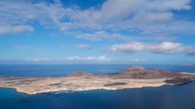 Graciosa volkanik ada Canary Islands, İspanya için. Panoramik Mirador del Rio, Lanzarote