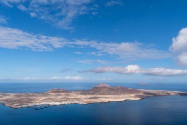 Graciosa volkanik ada Canary Islands, İspanya için. Panoramik Mirador del Rio, Lanzarote