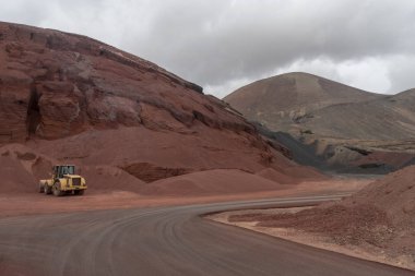 Taş ocağı, Lanzarote, Kanarya Adaları, İspanya'ağır makine