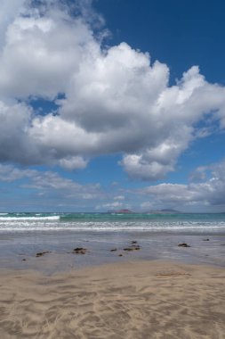 Famara Beach (Playa de Famara görünümünden Kanarya Adaları, Graciosa Island)