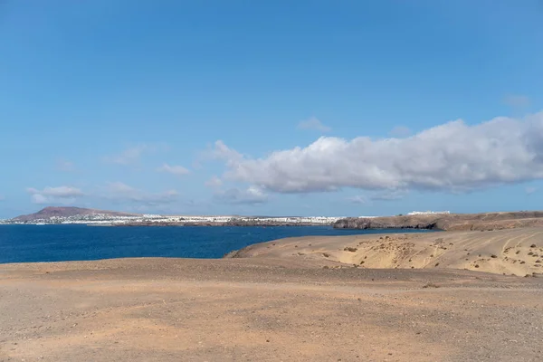 西班牙加那利群岛兰萨罗特岛南岸的帕帕加约海岸线 — 图库照片