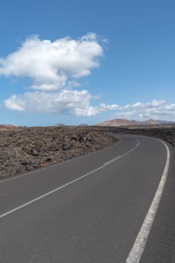 Lanzarote, Kanarya Adaları, İspanya'nın volkanik alanında yol