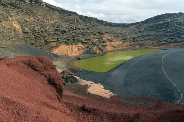 Vulkankrater Und Grüner See Bei Golfo Lanzarote Kanarische Insel Spanien — Stockfoto