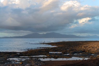 Adası Lanzarote, Kanarya Adaları, İspanya. Corralejo sahil panoramik görünümü