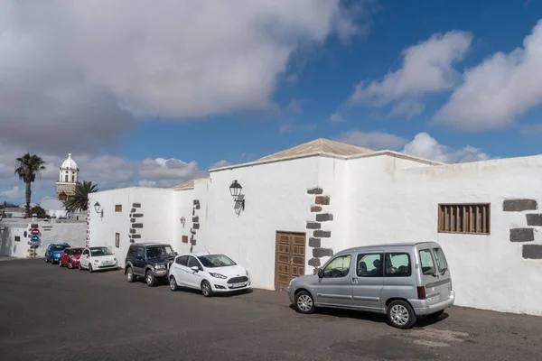 西班牙兰萨罗特的 Teguise 2018年10月28日 兰萨罗特州 Teguise 村的典型街道和建筑 加那利群岛 — 图库照片