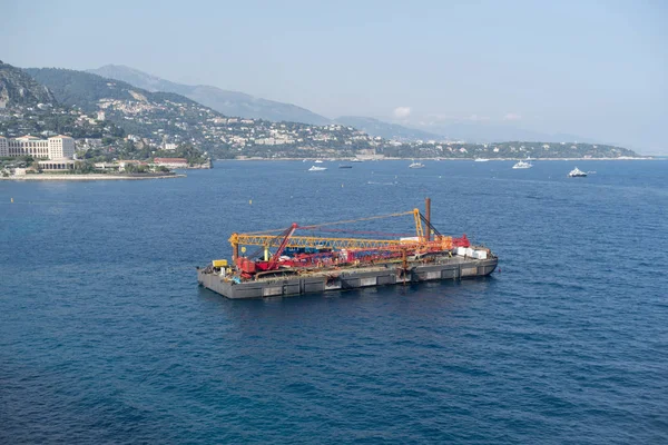 Ein Baukran Barge Beginnt Landgewinnungsarbeiten Vor Der Küste Von Monaco — Stockfoto