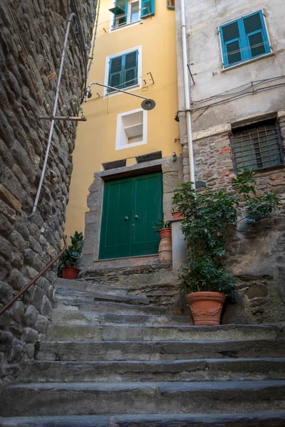 Italienische enge Straße — Stockfoto