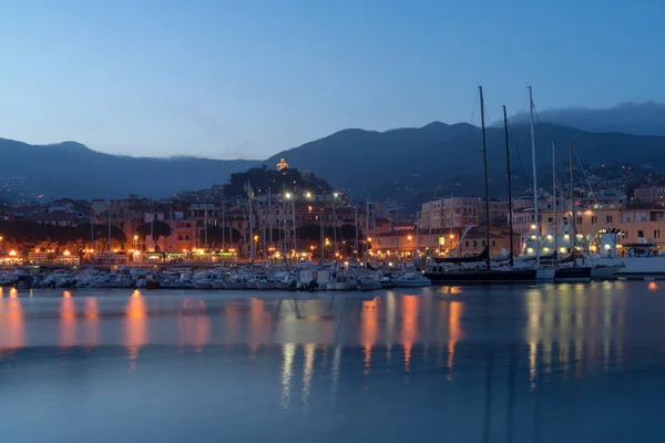 Italiaanse Riviera, Sanremo per nacht — Stockfoto