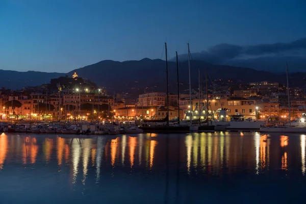 Italiaanse Riviera, Sanremo per nacht — Stockfoto