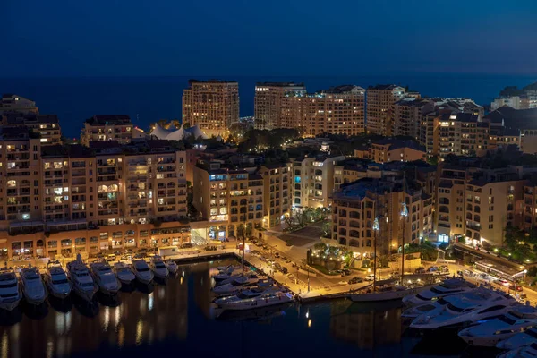 Fontvieille, Mónaco en la noche — Foto de Stock