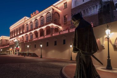 Prens Monaco Sarayı gece