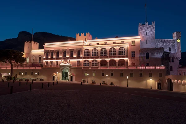 Furstens palats i Monaco av natt — Stockfoto
