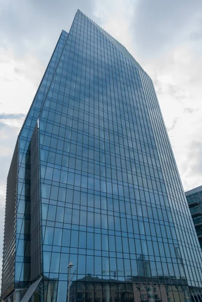 Porta Nuova semtindemodern binada kentsel görünüm, Milano, It — Stok fotoğraf