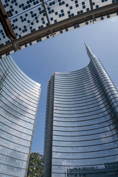 意大利米兰联合信贷塔 — 图库照片