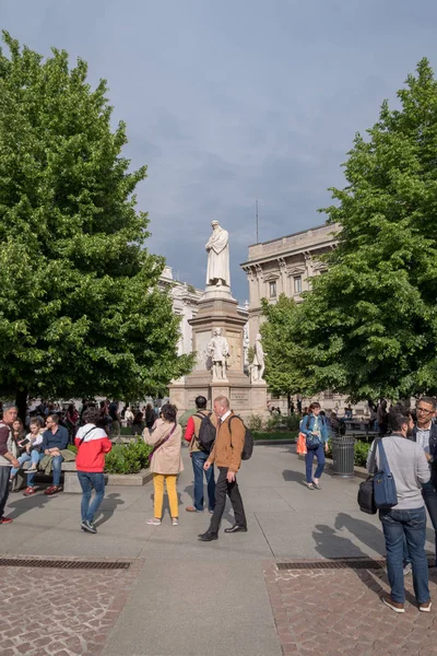 Milano, Italia. Monumento Leonardo Da Vinci — Foto Stock