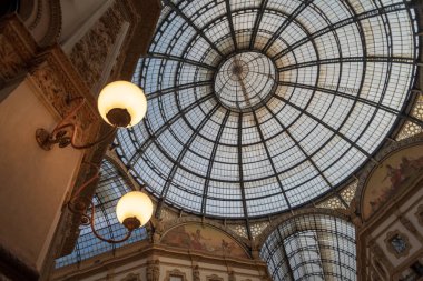 Milan. Vittorio Emanuele galerisinde cam tavan
