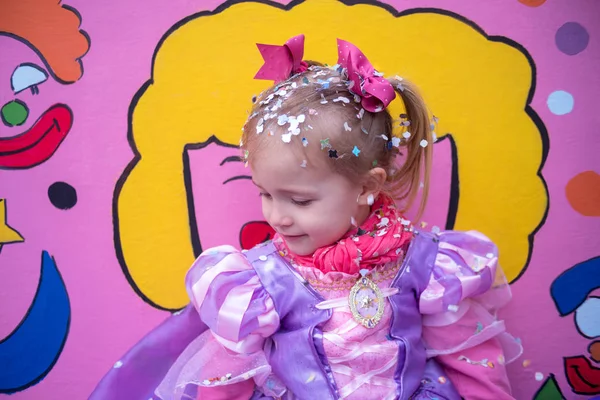 Liten flicka på Carnival — Stockfoto