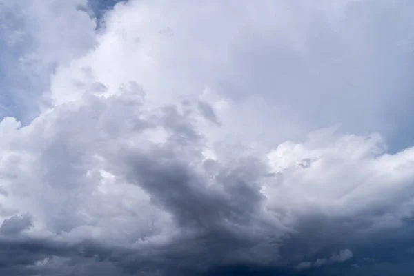 Cumulus częściowo rozprzestrzenia — Zdjęcie stockowe