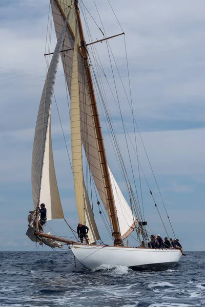 Klassisches Segelboot — Stockfoto