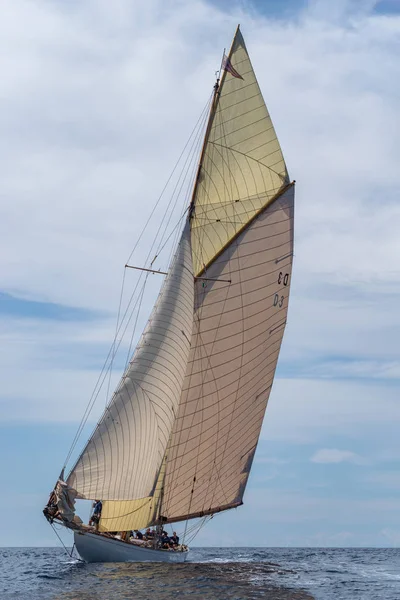 Klassisches Segelboot — Stockfoto