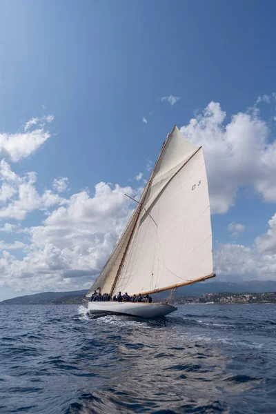 Klassisches Segelboot — Stockfoto