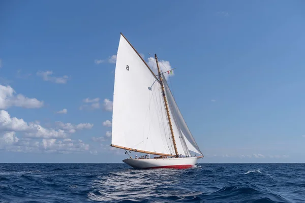 Yacht à voile classique — Photo
