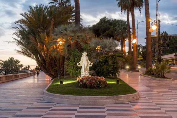 Promenade of the Empress (Corso Imperatrice) in the evening ligh — Stock Photo, Image