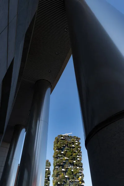 Vertical forest building in Milan, Italy — Stock Photo, Image