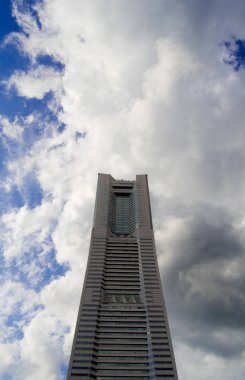 Yokohama arazi işareti kule bir gezi Minato Mirai 21, Japonya'nokta var. Minato Mirai Port geleceği anlamına gelir bir şehirdir.