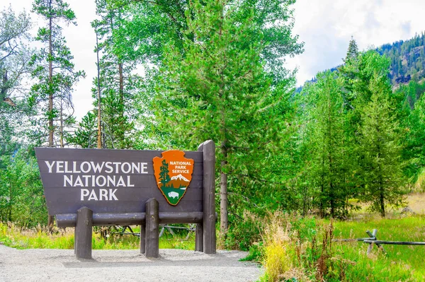 Skylt Yellowstone Nationalpark Ligger Amerikanska Delstaterna Wyoming Montana Och Idaho — Stockfoto