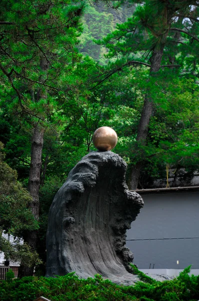 Statue Une Boule Sur Grande Vague Sanctuaire Izumo Taisha Shimane — Photo