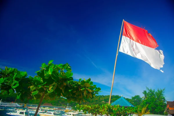 Flaga Indonezyjska Pobliżu Oceanu Bali Indonezja Bali Indonezyjska Wyspa Znany — Zdjęcie stockowe