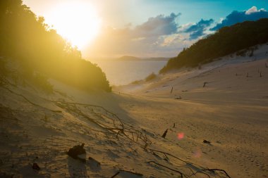 Carlo Sandblow gökkuşağı Beach, Queensland. Avustralya dünyanın Güney kısmında yer alan bir kıta olduğunu.