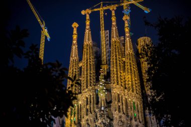 Barselona, Ispanya-24 Kasım 2018: La Sagrada Familia 'nın inşaatı devam ediyor. Bu bir sanatçı Antoni Gaudi tarafından UNESCO Dünya Mirası site bölümünde.