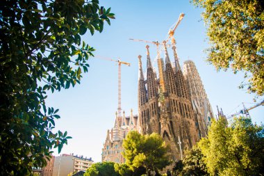 Barselona, Ispanya-24 Kasım 2018: La Sagrada Familia 'nın inşaatı devam ediyor. Bu bir sanatçı Antoni Gaudi tarafından UNESCO Dünya Mirası site bölümünde.