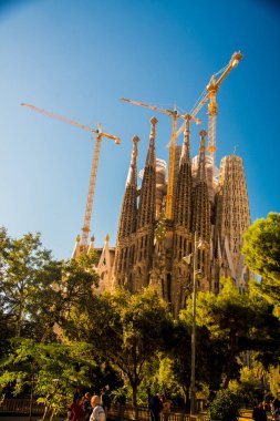 Barselona, Ispanya-24 Kasım 2018: La Sagrada Familia 'nın inşaatı devam ediyor. Bu bir sanatçı Antoni Gaudi tarafından UNESCO Dünya Mirası site bölümünde.