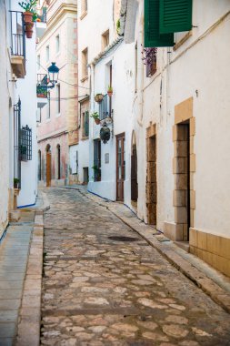 İspanya, Barselona 'daki İspanyol Plaj Tatil Köyü. Sitges bölgesi sahil beldesi olarak bilinir..