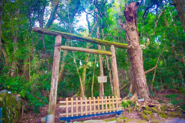 石川県の北の神社 日本人にとっての宗教は神道ではほとんど — ストック写真