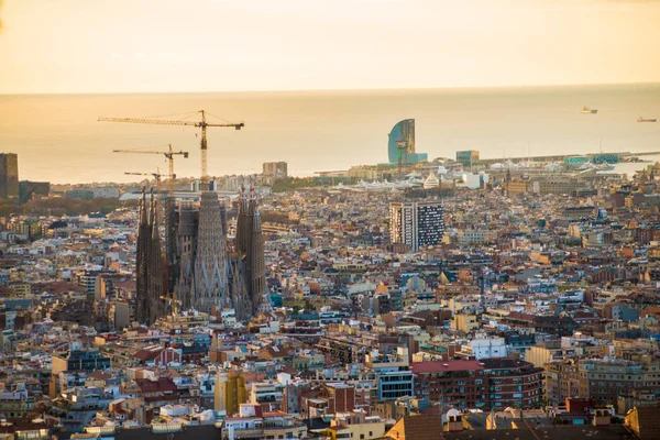 バルセロナ スペイン 月24日 2018 サグラダ ファミリアの建設が進行中です アーティストアントニ ガウディによるユネスコ世界遺産の一部です — ストック写真
