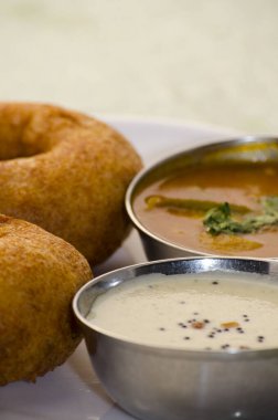 Masada Hint yemekleri var. Hindistan 'ın tipik yemek fikri çok baharatlı köri..