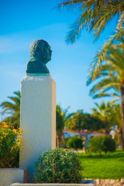 İspanya, Barselona 'daki İspanyol Plaj Tatil Köyü. Sitges bölgesi sahil beldesi olarak bilinir..
