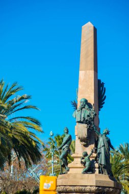 BARCELONA, İspanya - 30 Ocak 2019: Arc de Triunfo İspanya 'nın Barcelona kentinde yer almaktadır. Barselona büyük bir turizm merkezi olarak bilinir..