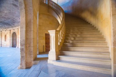 Granada, İspanya - 5 Şubat 2019: La Alhambra, İspanya 'nın Granada kentindeki UNESCO Dünya Mirası' dır. İspanya birçok turistik yere sahip bir Avrupa ülkesidir.