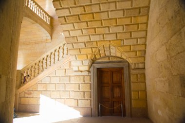 Granada, İspanya - 5 Şubat 2019: La Alhambra, İspanya 'nın Granada kentindeki UNESCO Dünya Mirası' dır. İspanya birçok turistik yere sahip bir Avrupa ülkesidir.